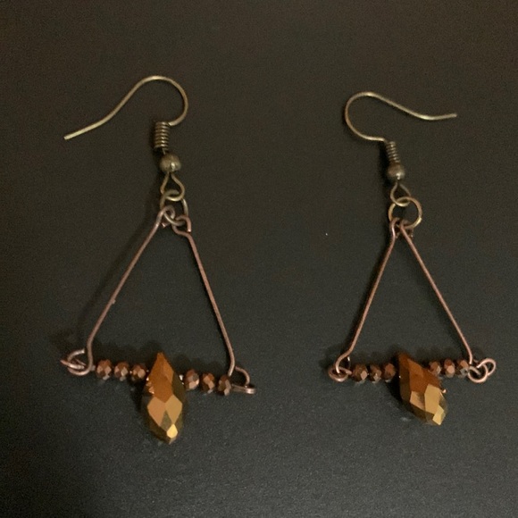 🦋Beautiful Crystals earring vintage antique finish 🦋NWOT - Picture 8 of 9